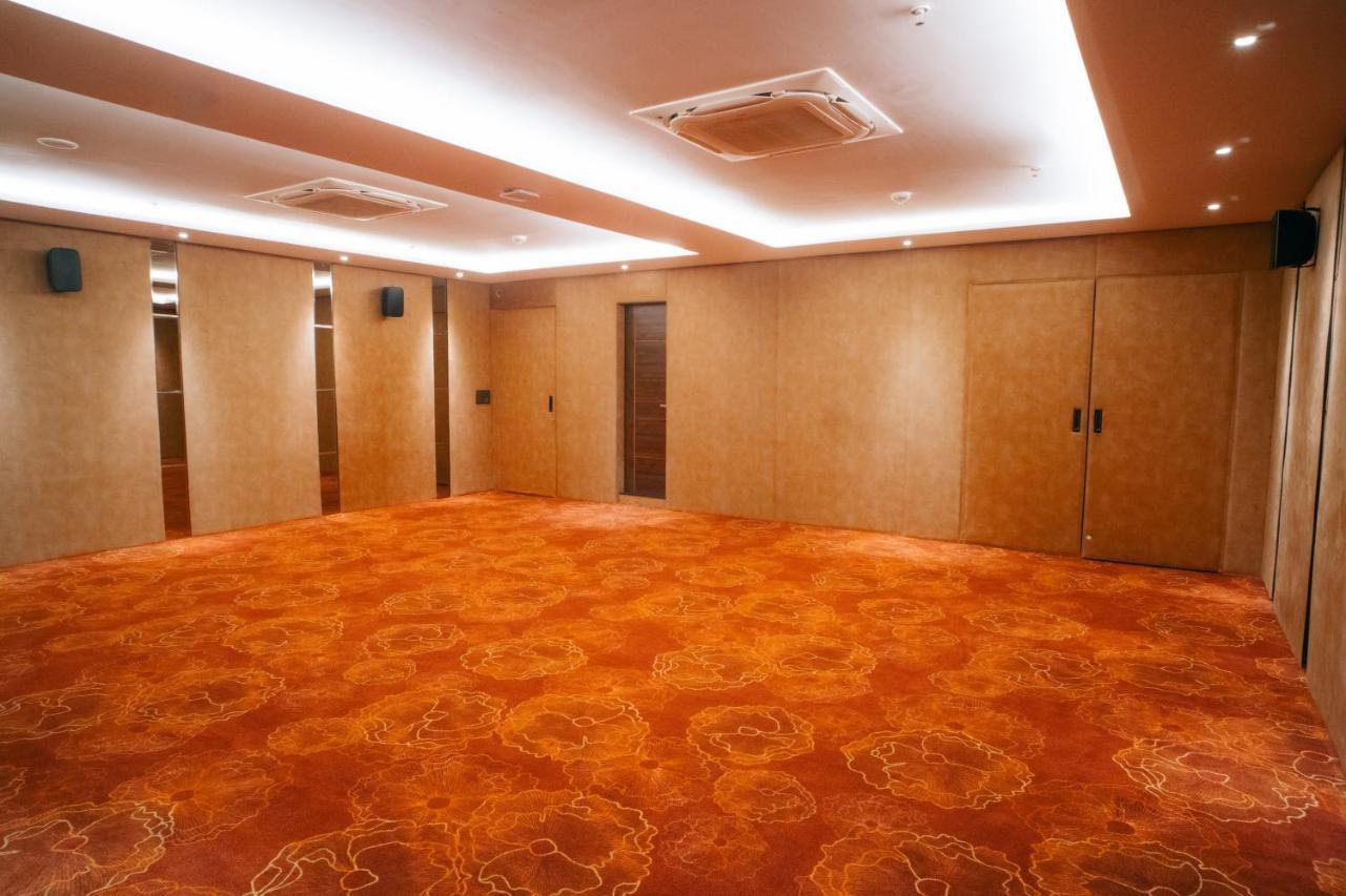 Playotel Premier Vijay Nagar Indore Exterior foto