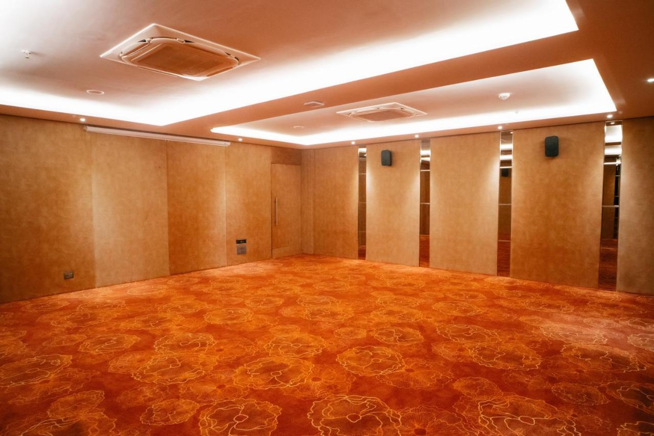 Playotel Premier Vijay Nagar Indore Exterior foto